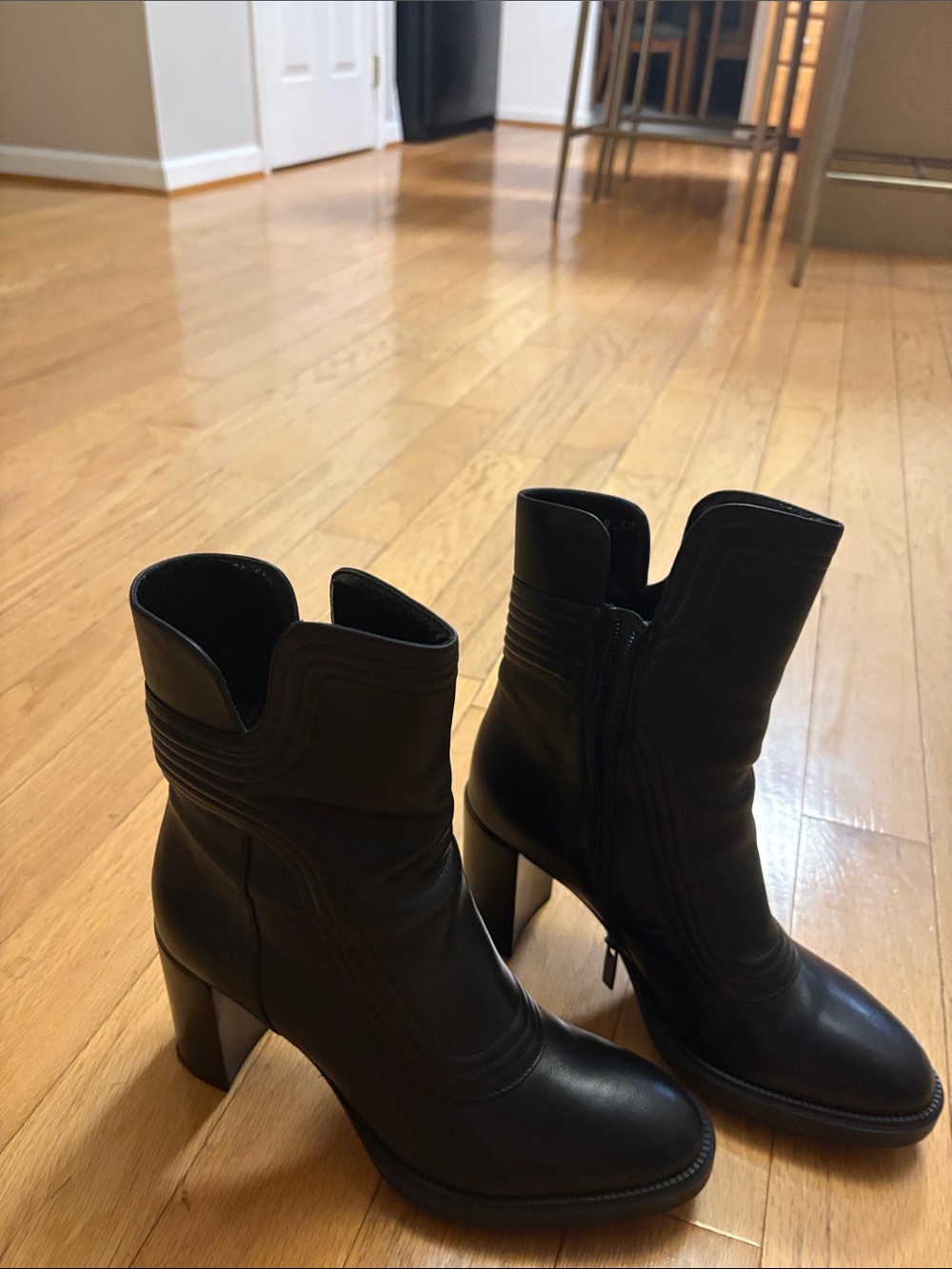 Aquatalia Classic Black Women's Heeled Ankle Boots 9.5
